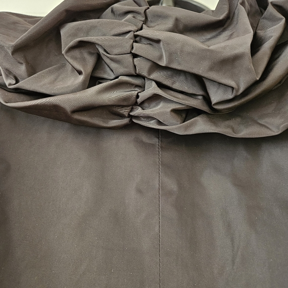 Dinh Ba Feminine Cropped Black Taffeta Jacket - Picture 5 of 8